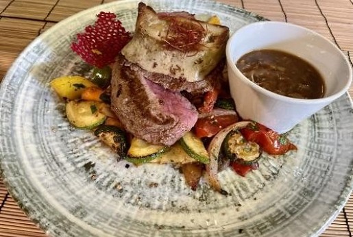 Új-zélandi Bélszín steak libamáj szelettel és vargányagombás barnamártással (L)
